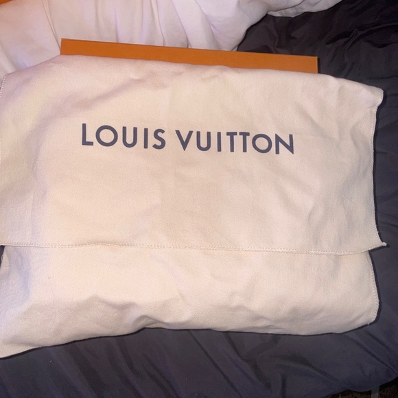 Louis Vuitton Boite Chapeau Souple Bag Monogram Empreinte Leather MM - Picture 10 of 13